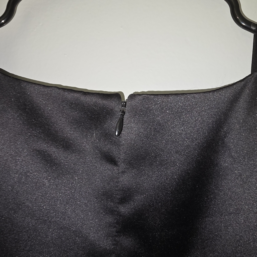 Betsy & Adam Elegant Black Formal Dress - Picture 5 of 8